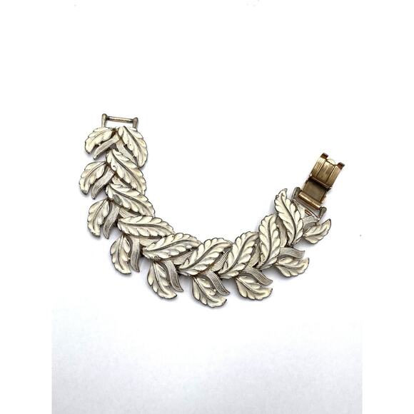 Vintage Bracelet Leaves Linked White Enamel Finish Estate 6.5” Flaw - Picture 2 of 12